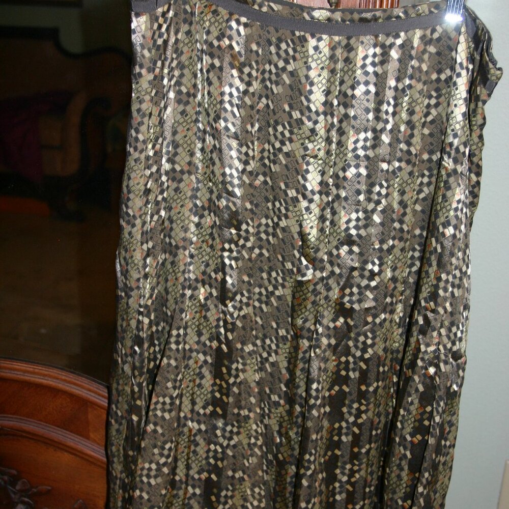 Anne Klein lined 100% silk skirt, size 14